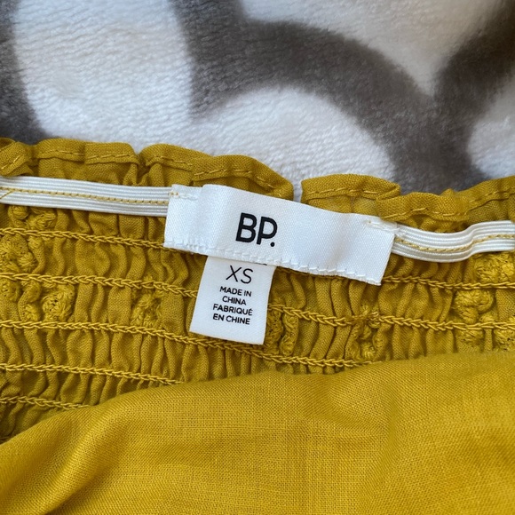 🌿Pacsun Yellow, Floral Embroidered Tie Sleeve Tank Top - Picture 5 of 5